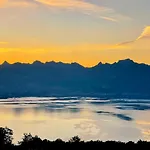 Prázdninový dům Magnifique Avec Vue Panoramique Sur Le Leman *