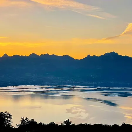 בית נופש Magnifique Avec Vue Panoramique Sur Le Leman *